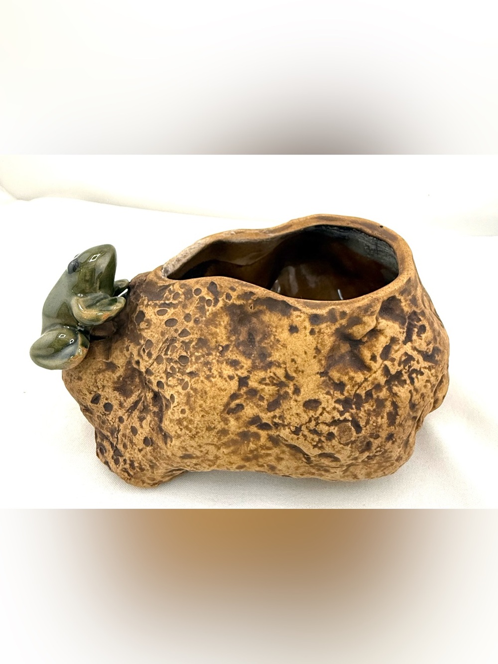 Vintage ceramic frog planter